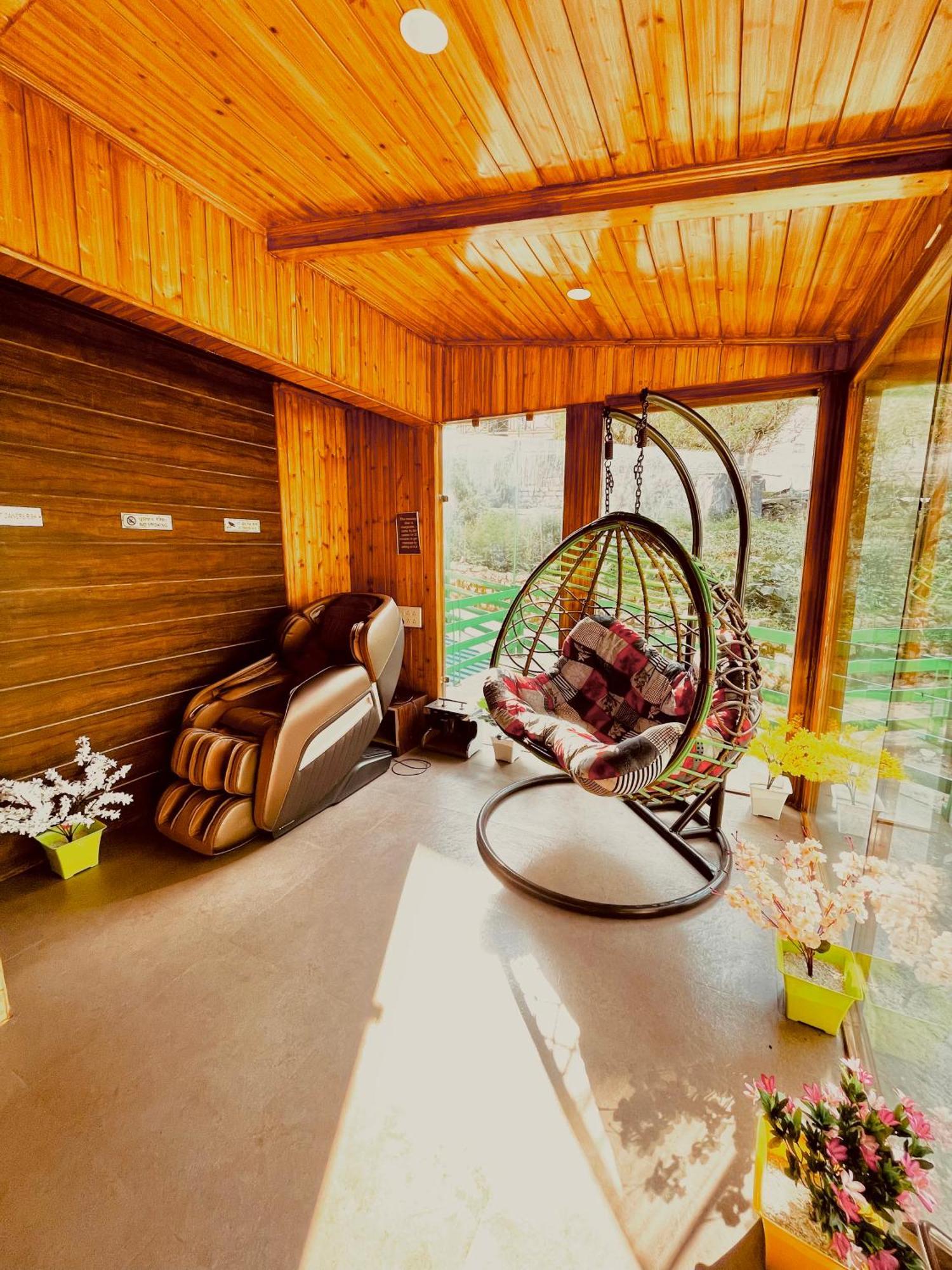 Vista Resort, Manali - ! Near Mall Road !! Hot & Cold Ac Rooms !! Best Selling !! Big Parking !! Luxury Collection !! Open Terrace !! Lift !! Playing Zone !! Property Of The Year ! Kültér fotó