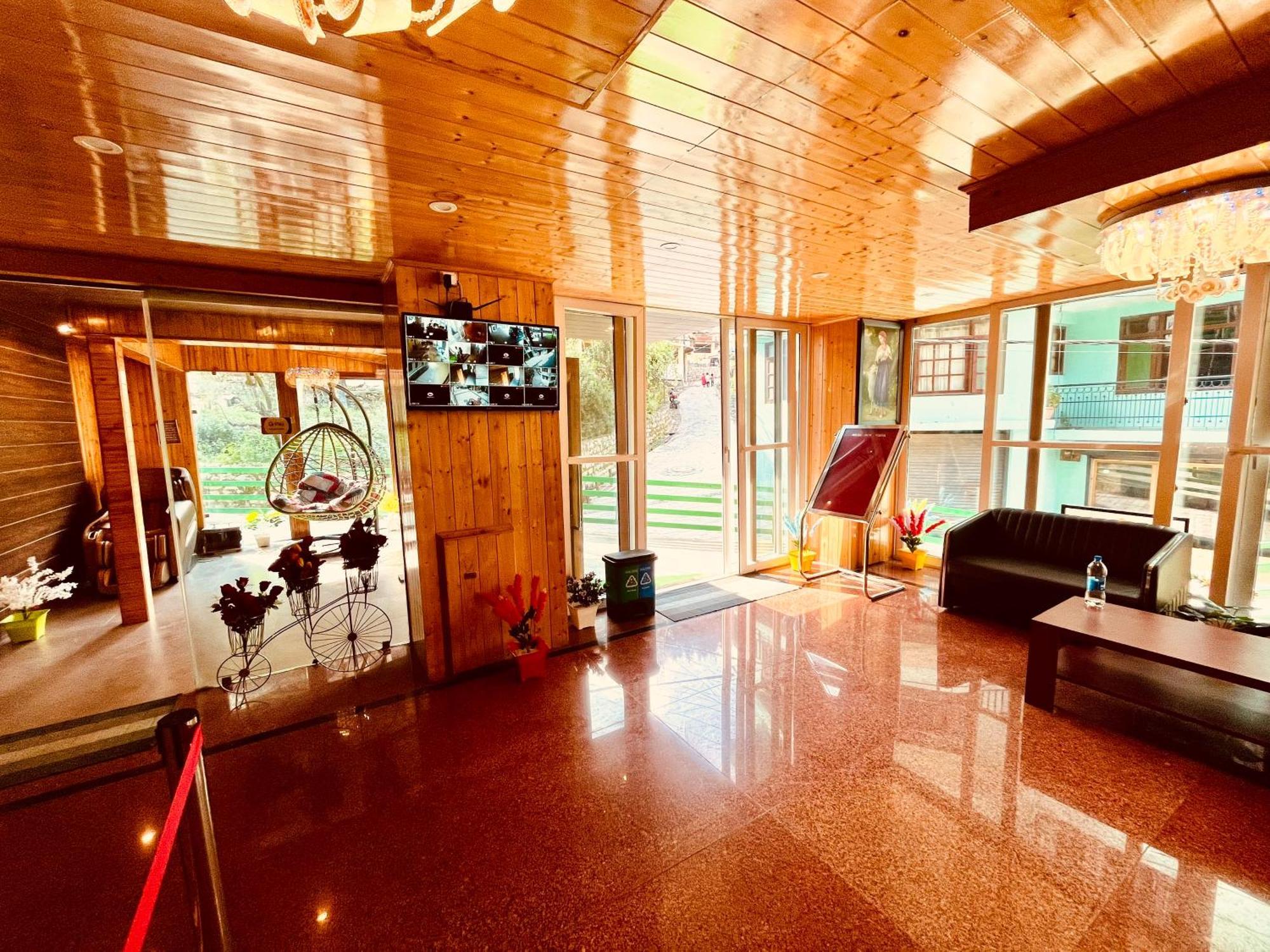 Vista Resort, Manali - ! Near Mall Road !! Hot & Cold Ac Rooms !! Best Selling !! Big Parking !! Luxury Collection !! Open Terrace !! Lift !! Playing Zone !! Property Of The Year ! Kültér fotó