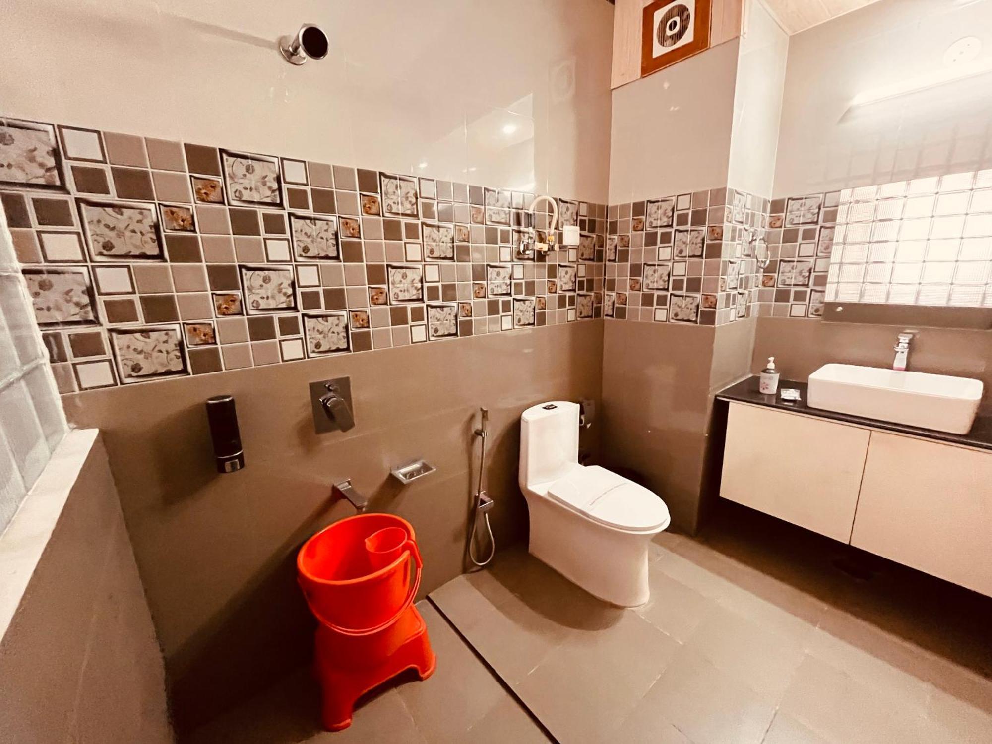 Vista Resort, Manali - ! Near Mall Road !! Hot & Cold Ac Rooms !! Best Selling !! Big Parking !! Luxury Collection !! Open Terrace !! Lift !! Playing Zone !! Property Of The Year ! Kültér fotó