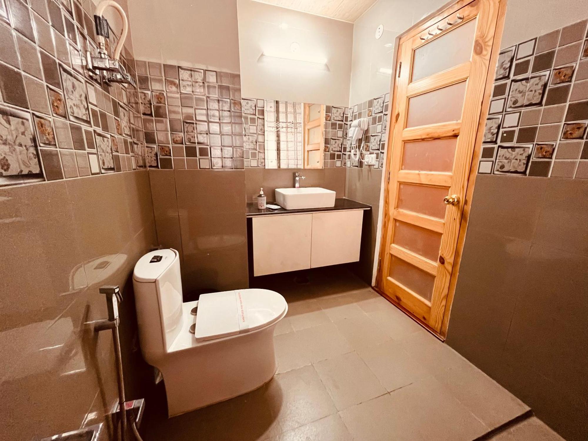 Vista Resort, Manali - ! Near Mall Road !! Hot & Cold Ac Rooms !! Best Selling !! Big Parking !! Luxury Collection !! Open Terrace !! Lift !! Playing Zone !! Property Of The Year ! Kültér fotó