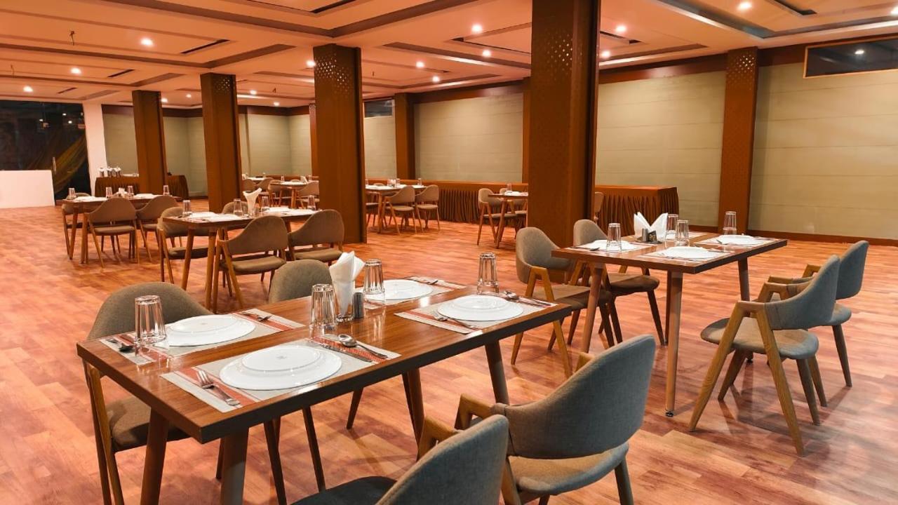 Vista Resort, Manali - ! Near Mall Road !! Hot & Cold Ac Rooms !! Best Selling !! Big Parking !! Luxury Collection !! Open Terrace !! Lift !! Playing Zone !! Property Of The Year ! Kültér fotó